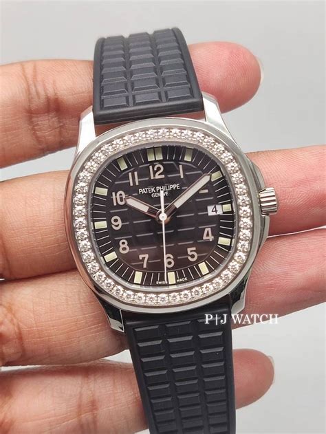 patek philippe aquanaut diamond bezel|Patek Philippe aquanaut collection.